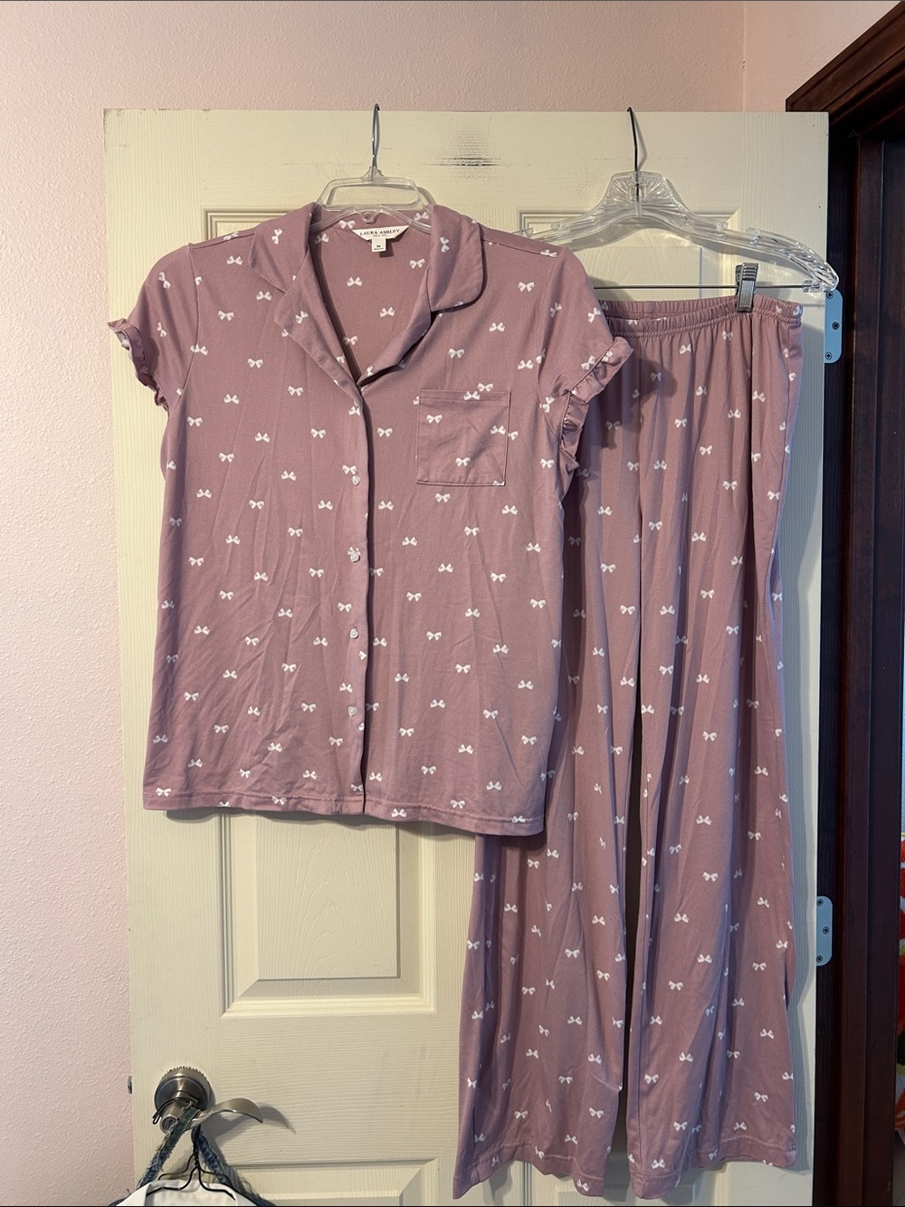 Laura Ashley Mauve Bow-Print Short Sleeve Pajama Set Medium